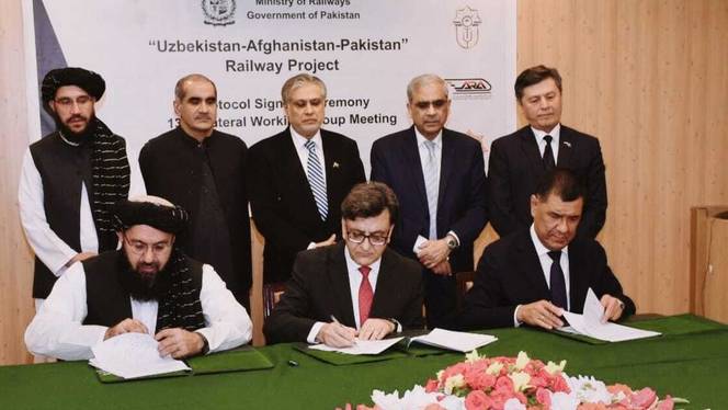 Project is scheduled to be completed by the end of 2027, and trains could carry up to 15 million tonnes of goods a year by 2030. / Photo: AA