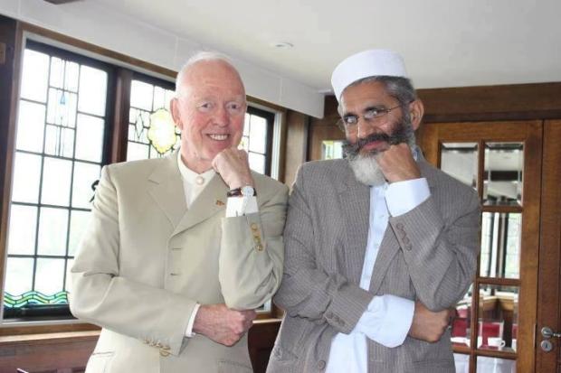 Political-Funny-gesture-of-Sirajul-Haq-and-Tony-Buzan-3454.jpg