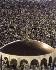 110109124100_muslim_pilgrims_226.jpg