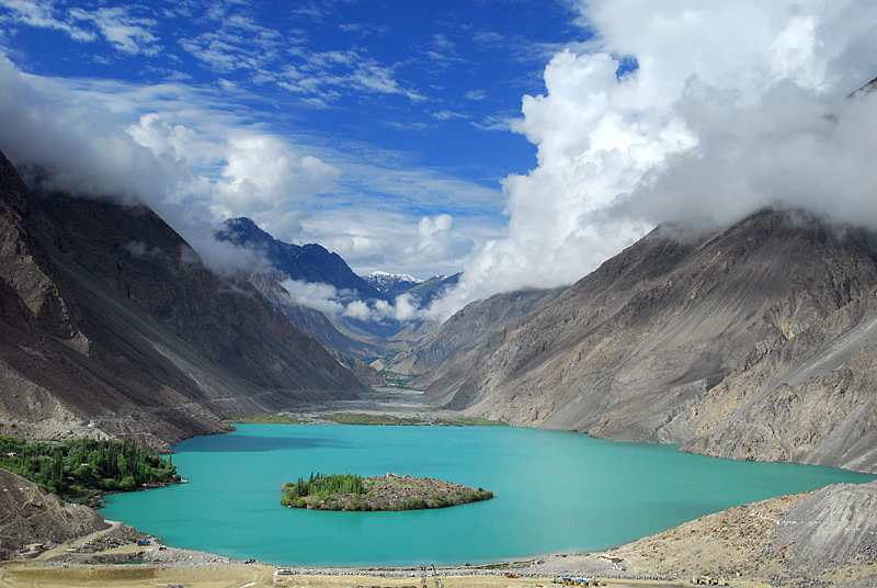 Satpara-Lake-Skardu-a-beautiful-view.jpg