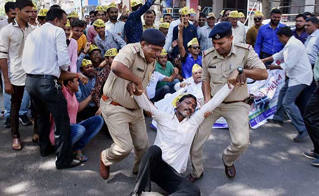 patel-protests-surat-pti_650x400_41460896449.jpg