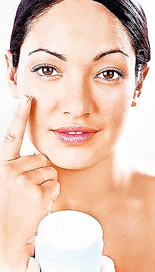 article-2384456-1B259ACA000005DC-130_306x536.jpg
