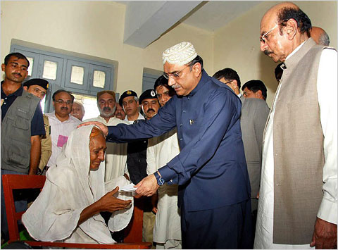 12lede_zardari-blogSpan.jpg