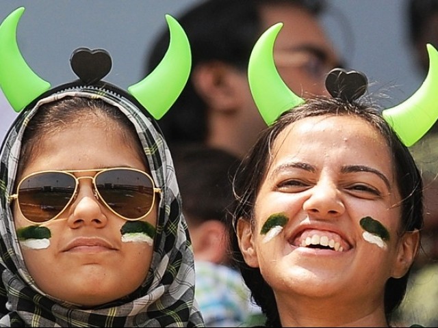 pakistan-fans-devil-135919-640x480.jpg