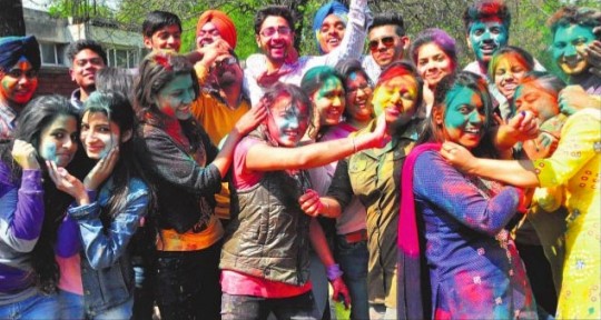 Students-celebrate-Holi-at-the-Government-College-of-Commerce-and-Business-in-Sector-42-Chandigarh-540x288.jpg