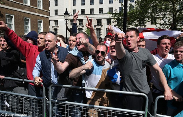 EDL-Downing-Street-protest-2.jpeg