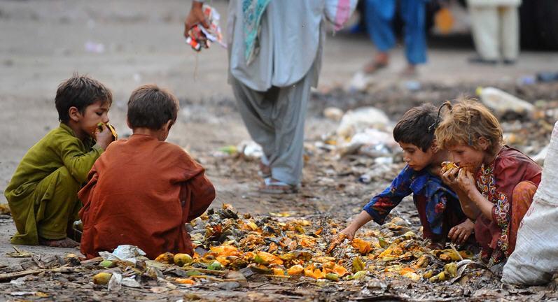 Poverty-in-Pakistan.jpg