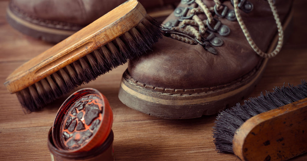 boots-with-polish-and-brush_1024x538.jpg