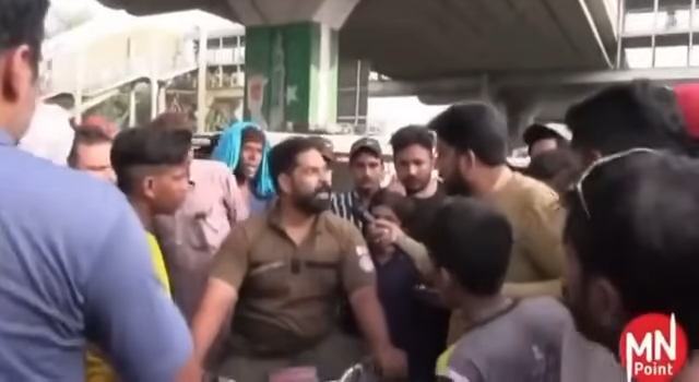 Another-video-of-Punjab-police-constable-abusing-IG-and-CCPO-0-10-screenshot.png