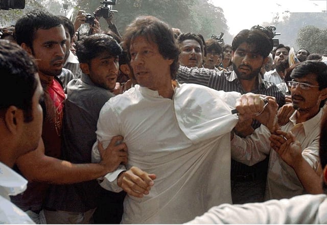 remember-that-in-2007-imran-khan-was-arrested-and-v0-9z3ri1mv9fd91.jpg