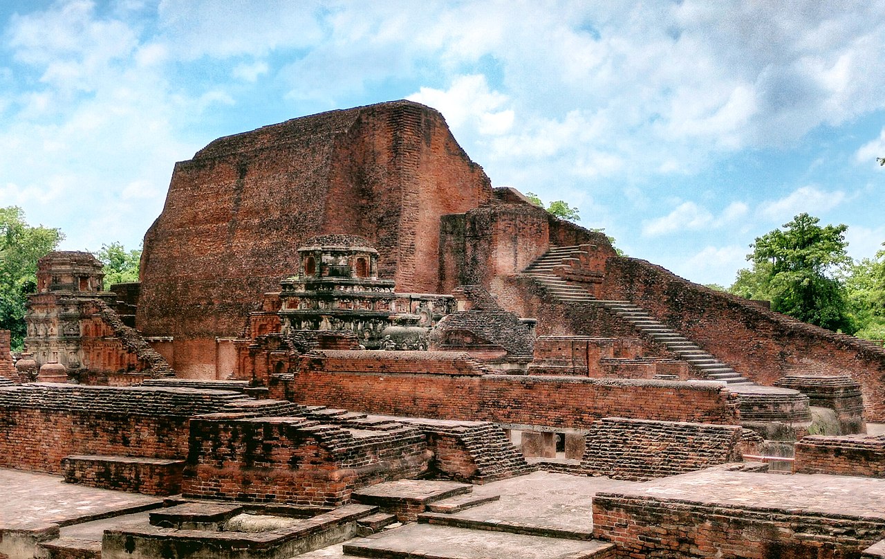 1280px-Temple_No.-_3%2C_Nalanda_Archaeological_Site.jpg