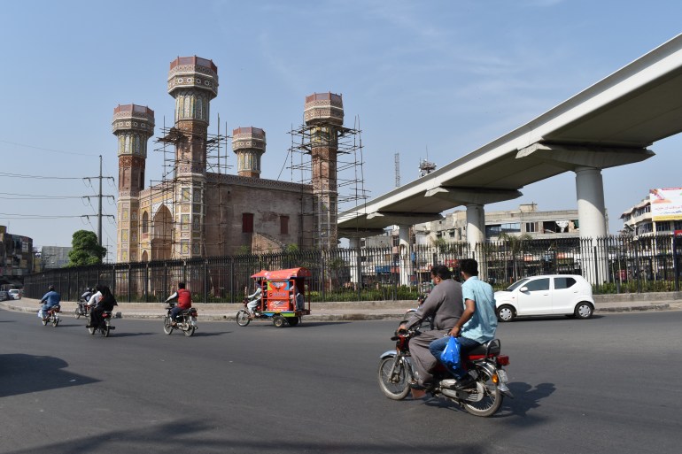 Chauburji-Mughal-era-monument-in-Lahore-next-to-elevated-railway-credit-Anam-Hussain.jpg